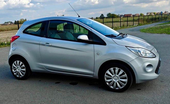 Ford KA 1,2 69CV TITANIUM / CLIM / FACTURE ENTRE Gris Clair de 2010