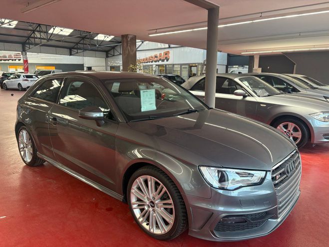 Audi A3 1.4 TFSI COD ultra 150 Ambition S tronic Gris de 2016
