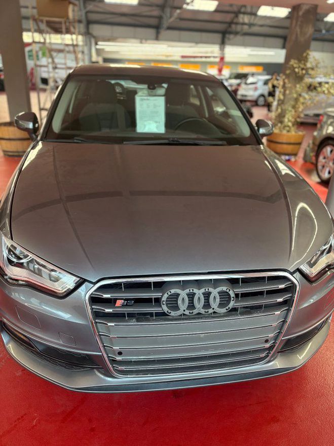 Audi A3 1.4 TFSI COD ultra 150 Ambition S tronic Gris de 2016