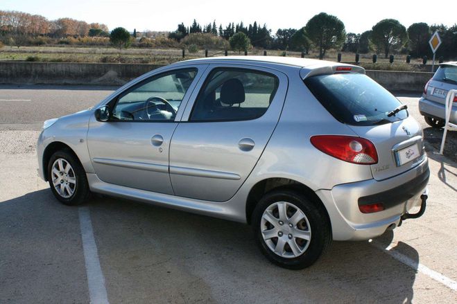 Peugeot 206 + 1.4 HDI FAP ACCESS 5P Gris C de 2011