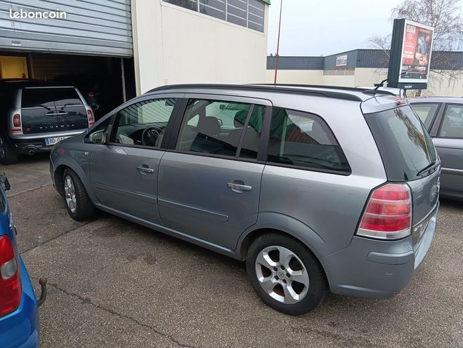 Opel Zafira Beau 7 places 1.6 i tbe revise reprise Gris de 2005