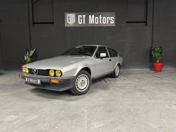  Voir détails -Alfa romeo Alfetta GTV 2.0 ENTIEREMENT RESTAUREE à Royan (17)