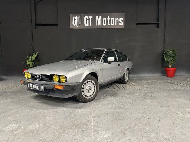 Cliquer pour voir la photo suivante Alfa romeo Alfetta GTV 2.0 ENTIEREMENT RESTAUREE Gris de 1982