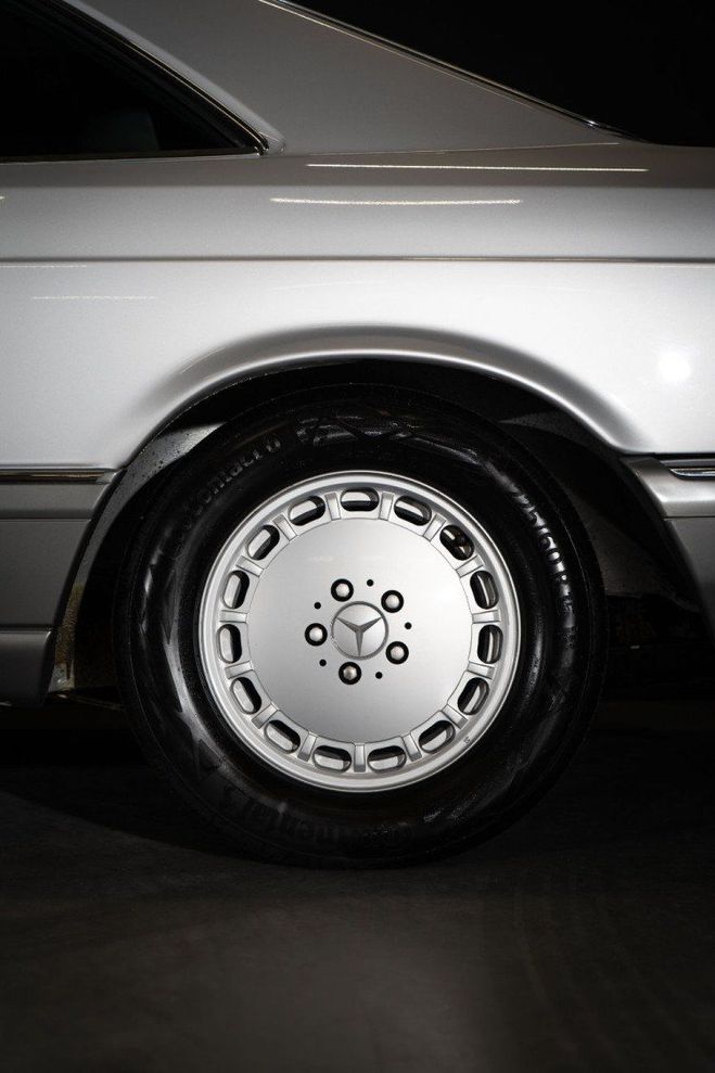 Mercedes 500 ETAT NEUF ARGENT de 1988