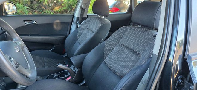 Hyundai I30 149.000KMS 1.6 CRDI 90ch 2010 climatis NOIR de 2010