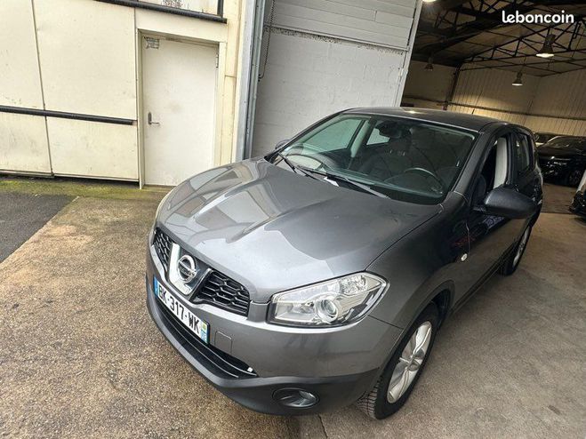 Cliquer pour voir la photo suivante Nissan Qashqai 1.5 110 ch Gris de 2011