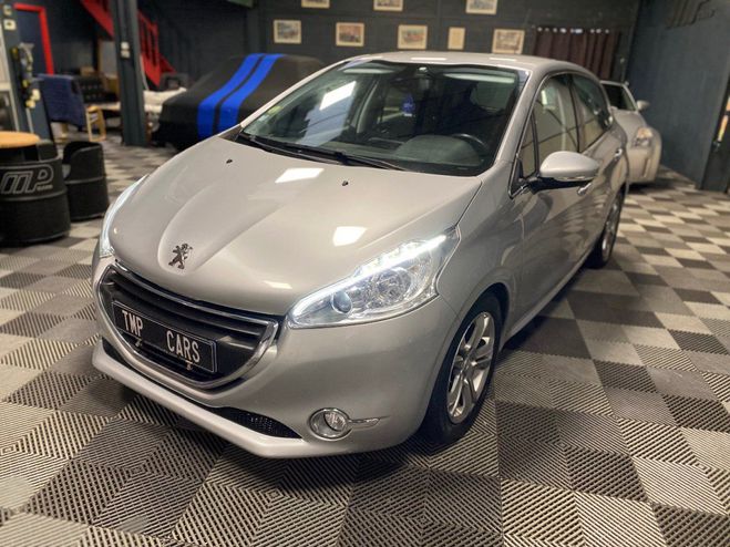 Peugeot 208 Allure 1.6 HDI 92ch Grise de 2014