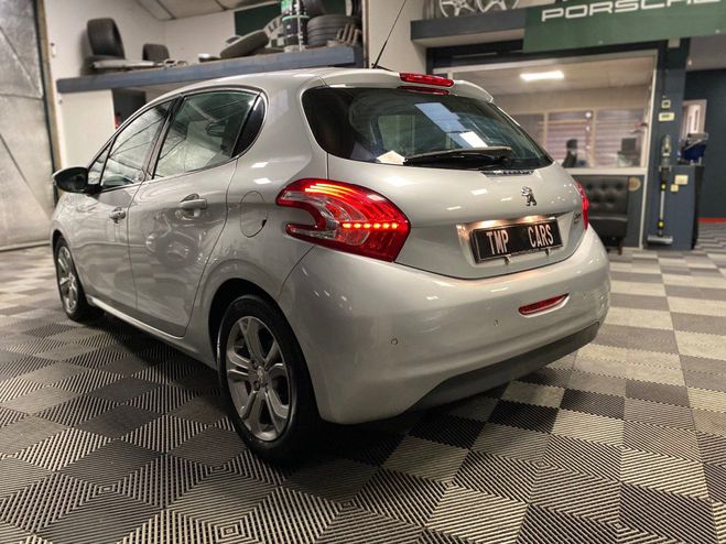 Peugeot 208 Allure 1.6 HDI 92ch Grise de 2014