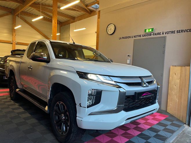 Mitsubishi L 200 CLUB CAB MY20 2.2 DI-D 150 4WD INSTYLE - Blanc de 2021
