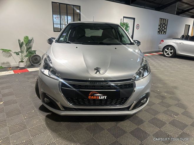 Peugeot 208 1.2i VTI 82CV STYLE - DISTRIBUTION FAITE  de 2016