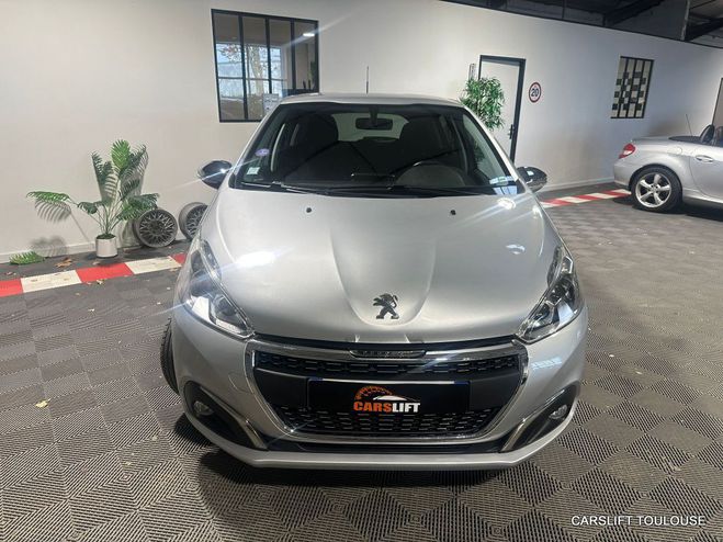 Peugeot 208 1.2i VTI 82CV STYLE - DISTRIBUTION FAITE  de 2016