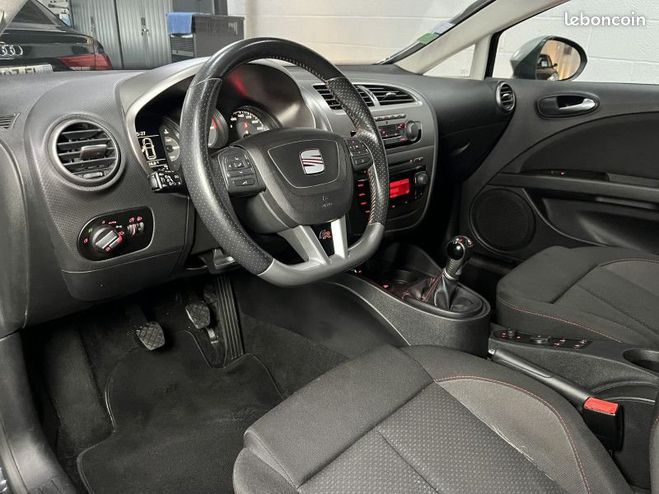 Seat Leon 2.0 TSI 211CH FR Noir de 2009