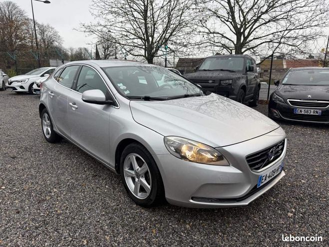 Cliquer pour voir la photo suivante Volvo V40 D2 120 Kinetic Gris de 2016