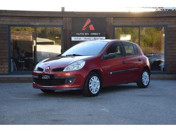  Voir détails -Renault Clio 1.5 dCi - 70 III BERLINE Confort Express à Mougins (06)