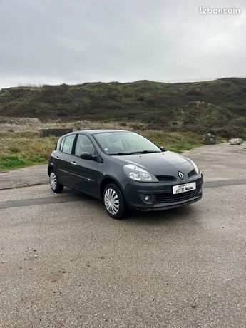  Voir détails -Renault Clio 3 1.2 à Outreau (62)