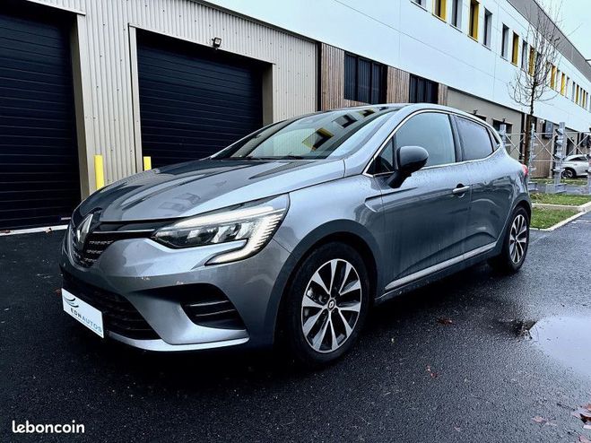 Cliquer pour voir la photo suivante Renault Clio V 1.6 E-TECH 145CH FULL HYBRID TECHNO 1È Gris de 2023
