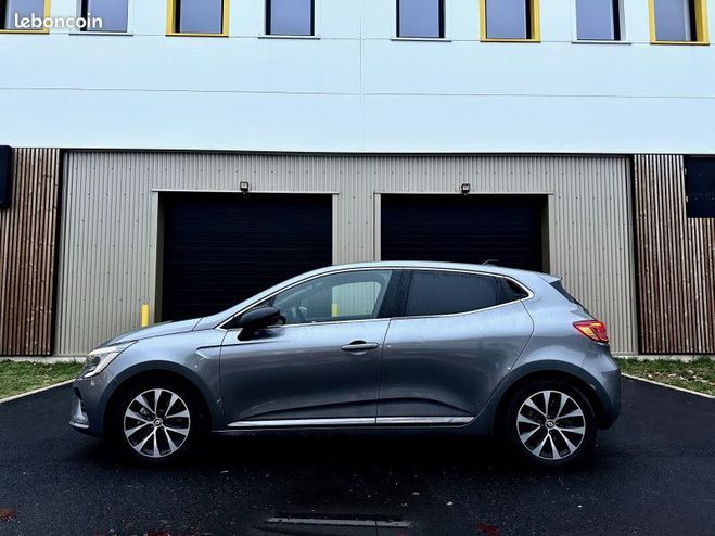 Renault Clio V 1.6 E-TECH 145CH FULL HYBRID TECHNO 1 Gris de 2023