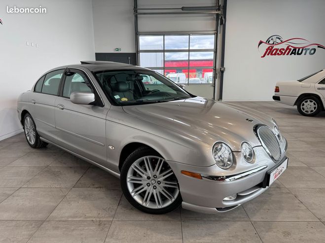 Jaguar S Type II 4.0 i V8 285cv-BVA Gris de 2000