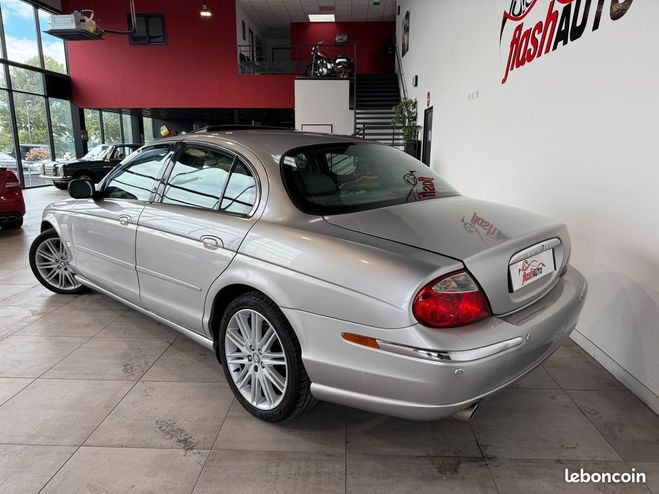 Jaguar S Type II 4.0 i V8 285cv-BVA Gris de 2000