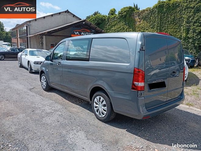 Mercedes Vito 114 CDI 6 Places 136 cv Anne 2015 Gris de 2015