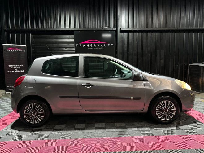 Renault Clio iii 1.2 16v 75 eco2 alize distribution o GRIS de 2012