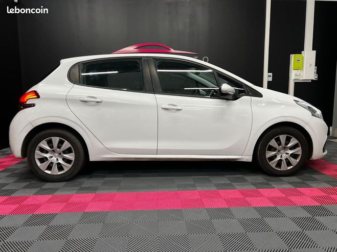 Peugeot 208 1.6 BlueHDi 75ch BVM5 Access APPLE CARPL Blanc de 2016