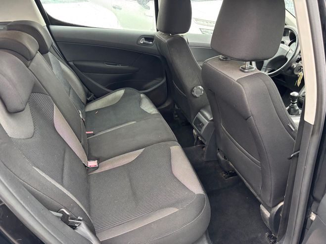 Peugeot 308 (2) 1.6 E-HDI 112 ACTIVE BVM6 Noir de 2012