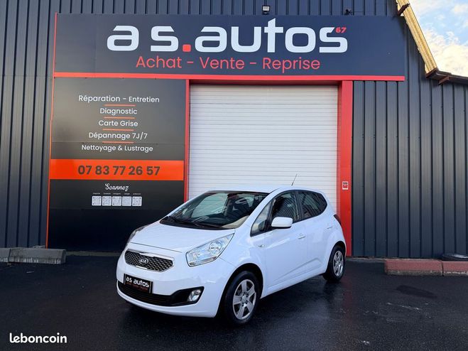 Kia Venga 1.4 CVVT 16V 90 CV essence distribution  Blanc de 2010