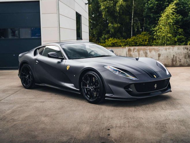 Ferrari 812 Superfast Atelier Carbon Painted Striping Gris de 