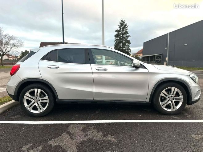 Mercedes Classe GLA Classe 220 cdi 4matic sport toit ouvrant Gris de 2015