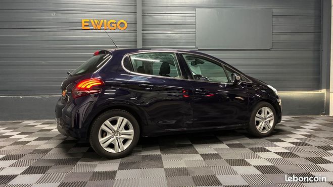 Peugeot 208 generation-i 1.2 puretech 110 allure bus Noir de 2017