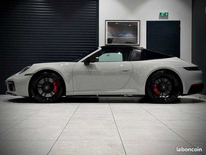 Porsche 911 992 TARGA 4 GTS SPORTDESIGN EXCLUSIVE 3. Gris de 2023
