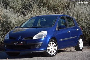  Voir détails -Renault Clio 3 1.4 98ch BERLINE LUXE PRIVILGE à Mougins (06)