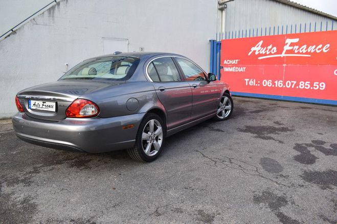 Jaguar X Type 2.2 D EXECUTIVE BVA GRIS F de 2008