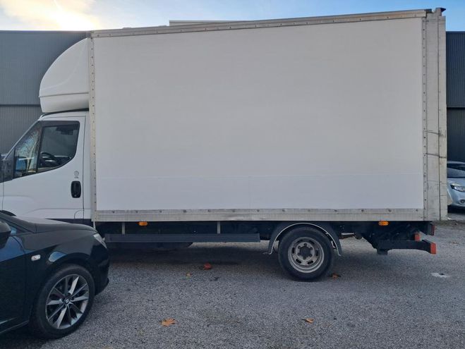 Iveco Daily 35C13 20 M3 - BOITE AUTO CARPLAY CAMERA   de 2015