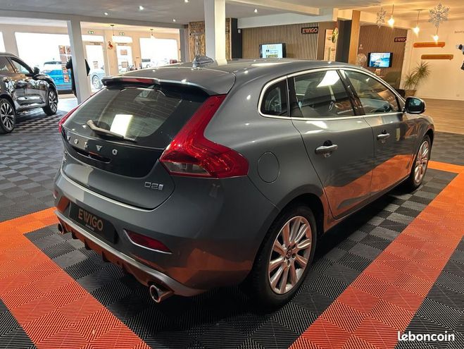 Volvo V40 2.0 D2 120 R-DESIGN Gris de 2019