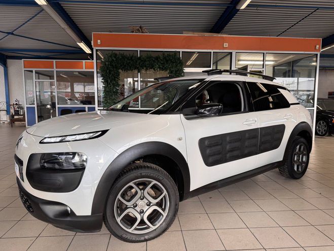 Cliquer pour voir la photo suivante Citroen C4 Cactus BlueHDi 100 Shine BLANC de 2017