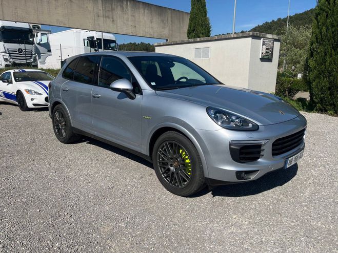 Porsche Cayenne S Hybrid Platinum V6 3.0L 416cv gris de 2017