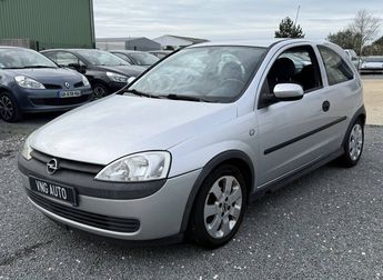  Voir détails -Opel Corsa III 1.2 16v 75ch Comfort 3p à Saint-Mdard-d'Aunis (17)