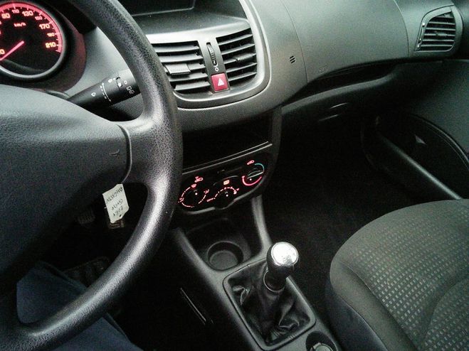 Peugeot 206 1.4 75 Urban  5PORTES - FAIBLE KM - PREM Gris de 2009