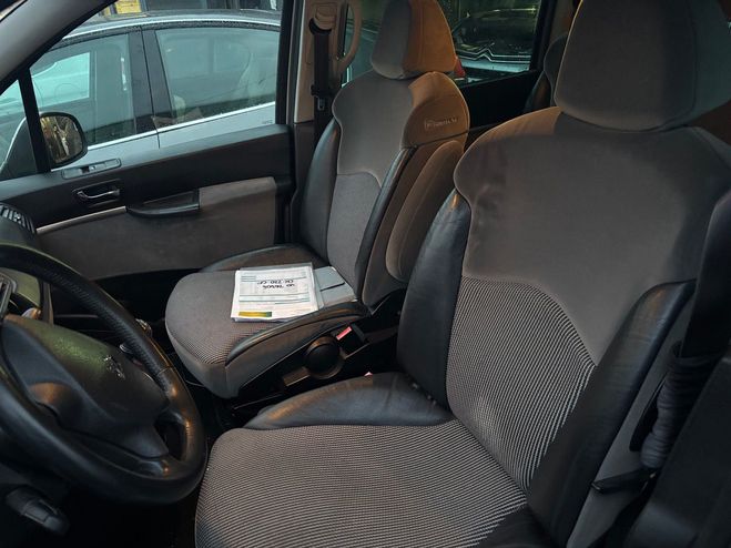 Peugeot 807 (2) 2.0 HDI 135 SRIE SPCIALE BVM6 GPS  Gris de 2012