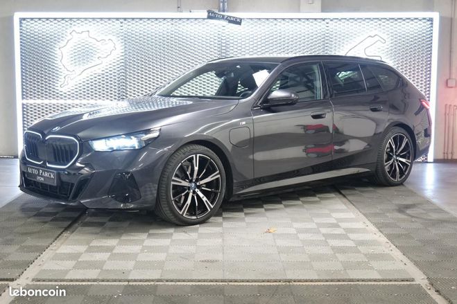 BMW Serie 5 Touring G61 530e xDrive PHEV 299 ch BVA8 Gris de 2024
