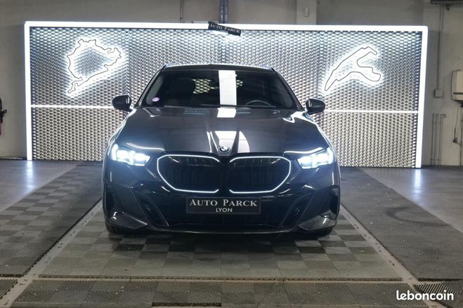 BMW Serie 5 Touring G61 530e xDrive PHEV 299 ch BVA8 Gris de 2024