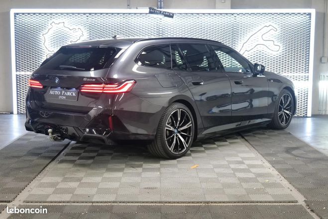 BMW Serie 5 Touring G61 530e xDrive PHEV 299 ch BVA8 Gris de 2024