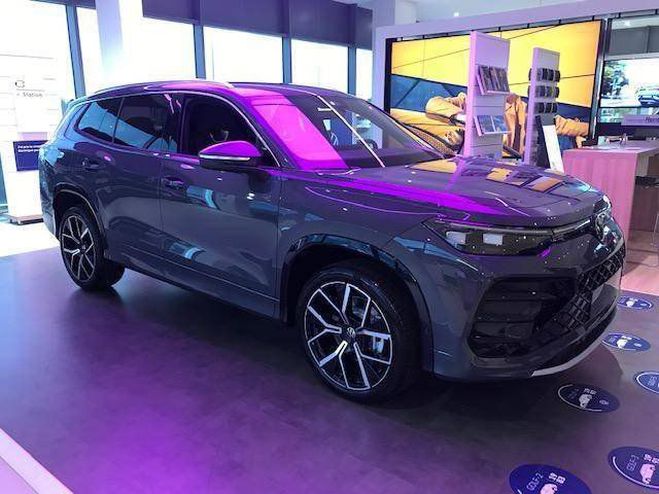 Volkswagen Tayron 1.5 eTSI 150ch DSG7 7pl R-Line Gris de 2025