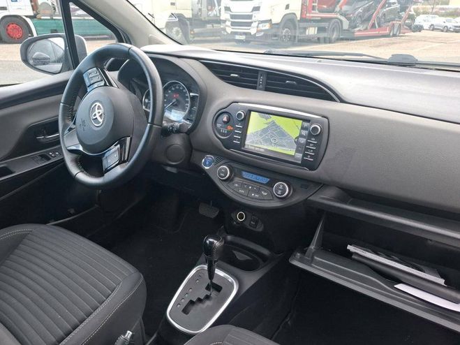Toyota Yaris III 100h France Business 5p BLANC de 2020
