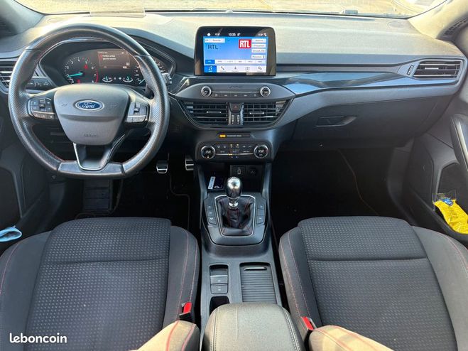 Ford Focus 1.0 ecoboost 125 ch st line + attelage Gris de 2019