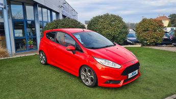  Voir d&eacute;tails -Ford Fiesta 1.6 ECOBOOST 182CH ST 3P &agrave; Schirrhein (67)