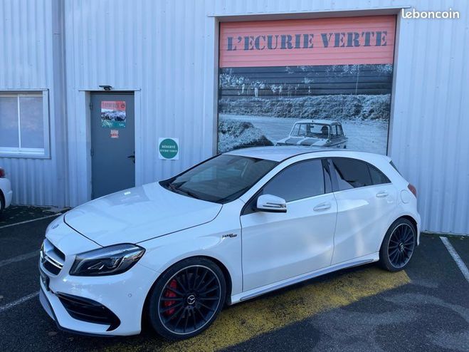 Cliquer pour voir la photo suivante Mercedes Classe A 45 amg speedshift 381 ch sièges f1 entre Blanc de 2016
