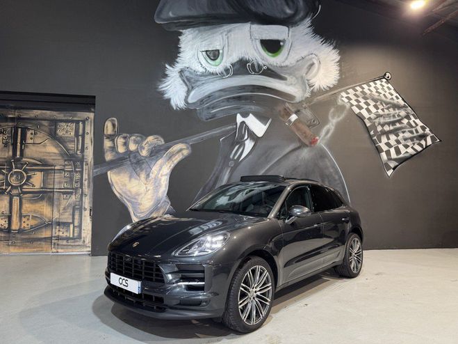 Cliquer pour voir la photo suivante Porsche Macan 2.0i 245ch toit ouvrant / PDLS Gris Foncé de 2019